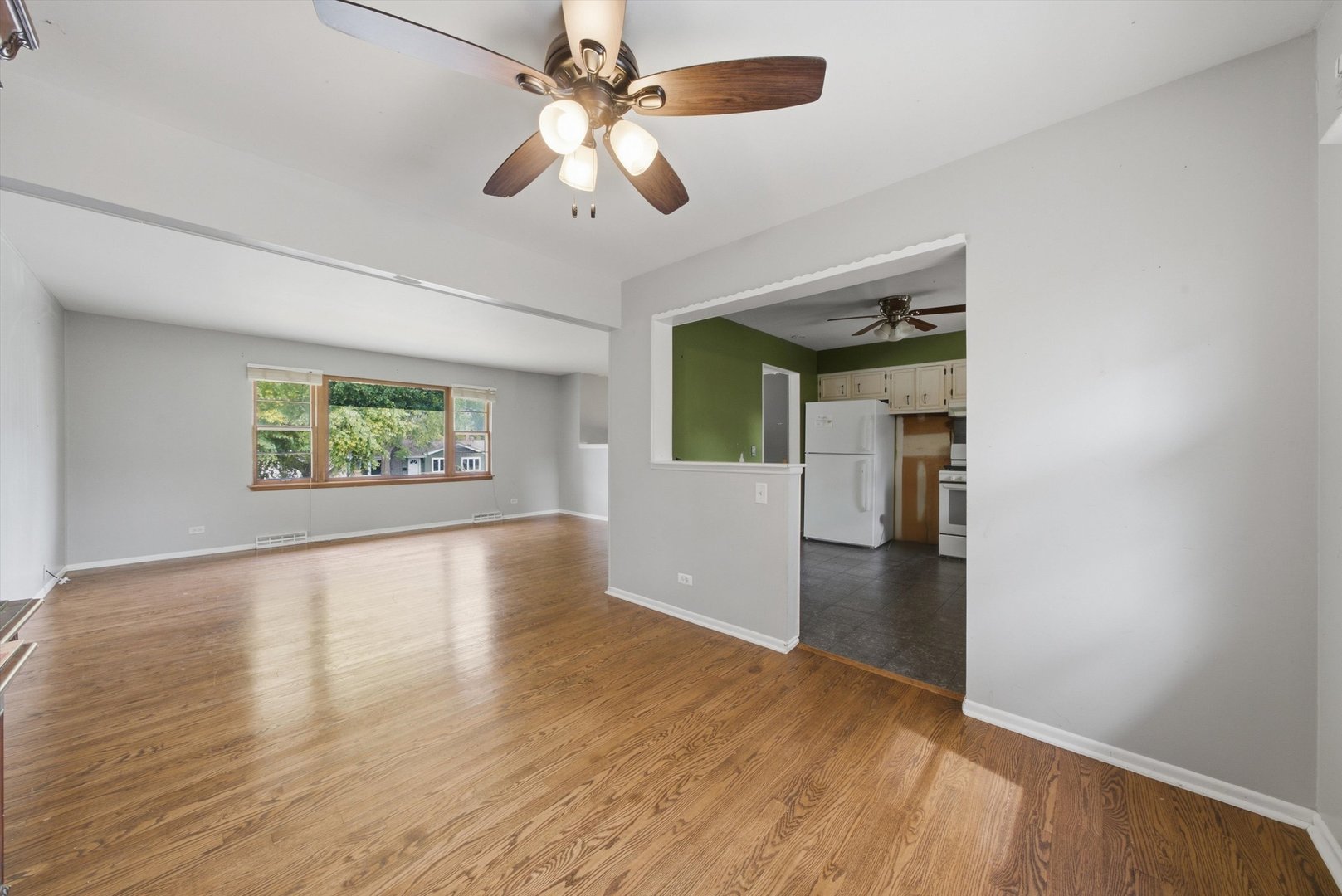217 E Central Avenue Property Photo 6