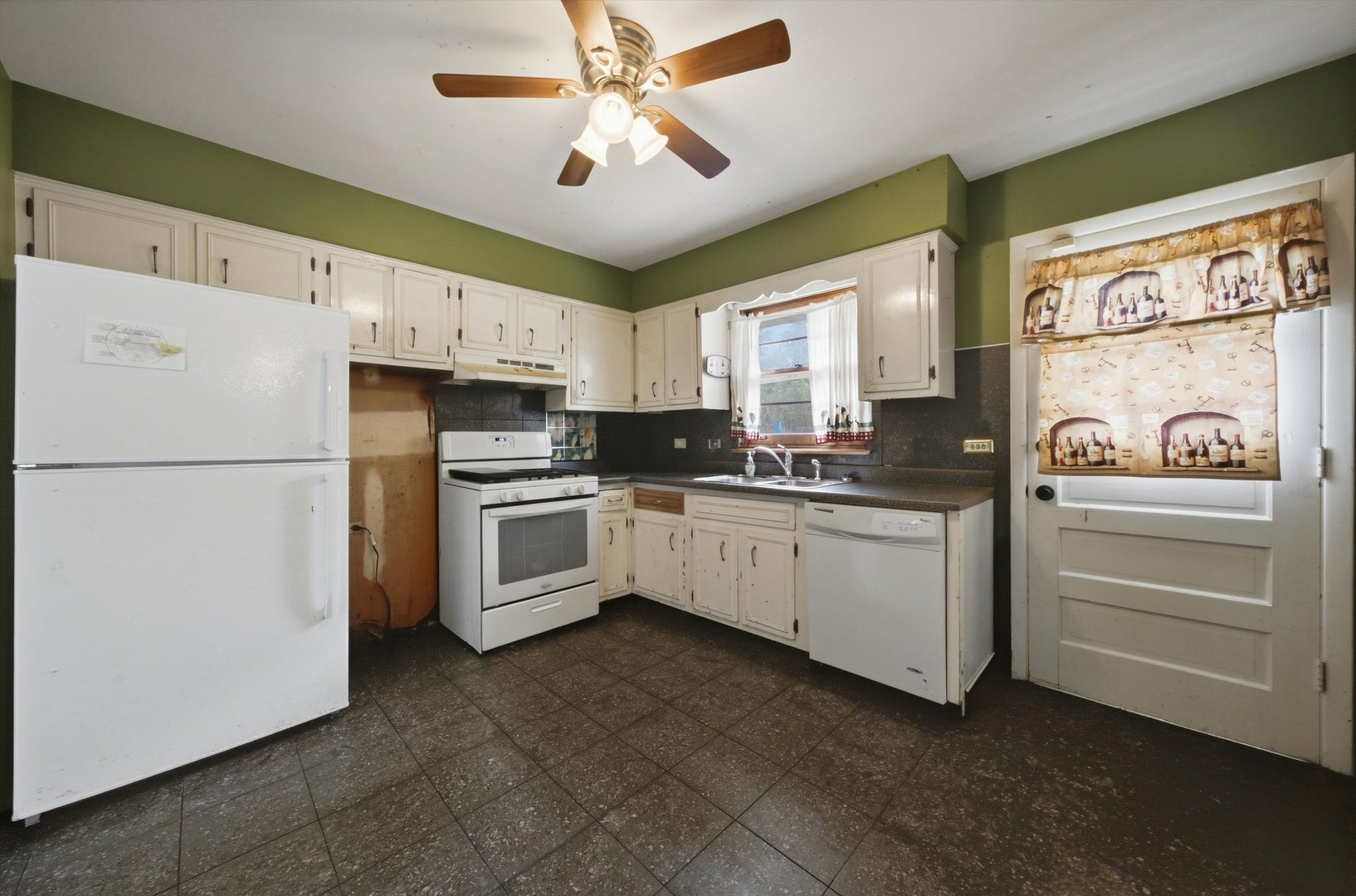 217 E Central Avenue Property Photo 7