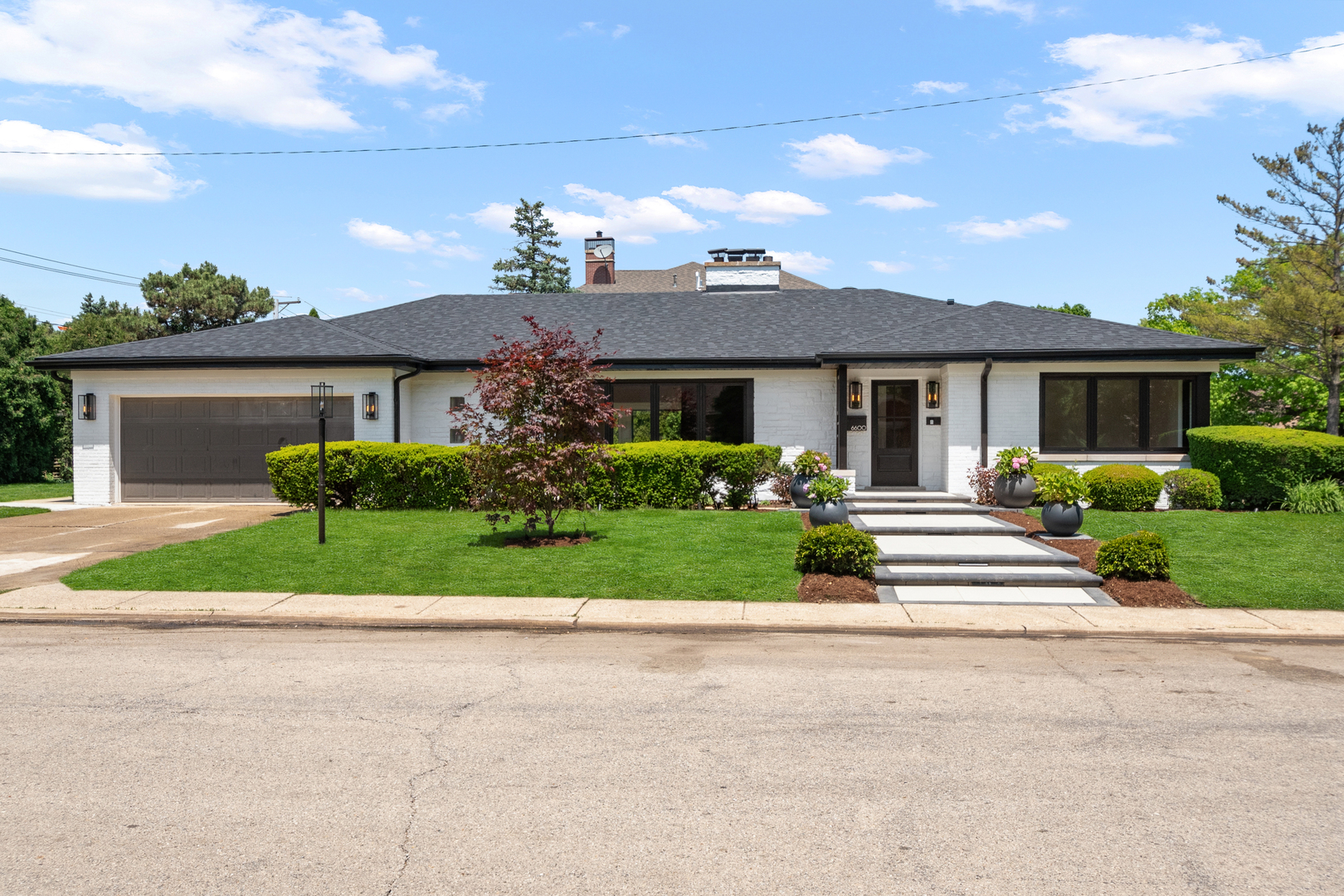 6600 N Kenton Avenue Property Photo 3