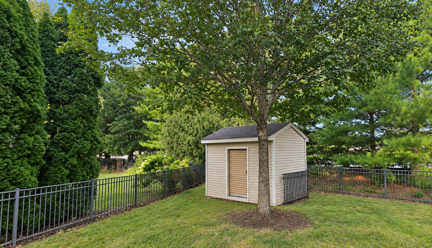 2702 Springhill Lane Property Photo 21