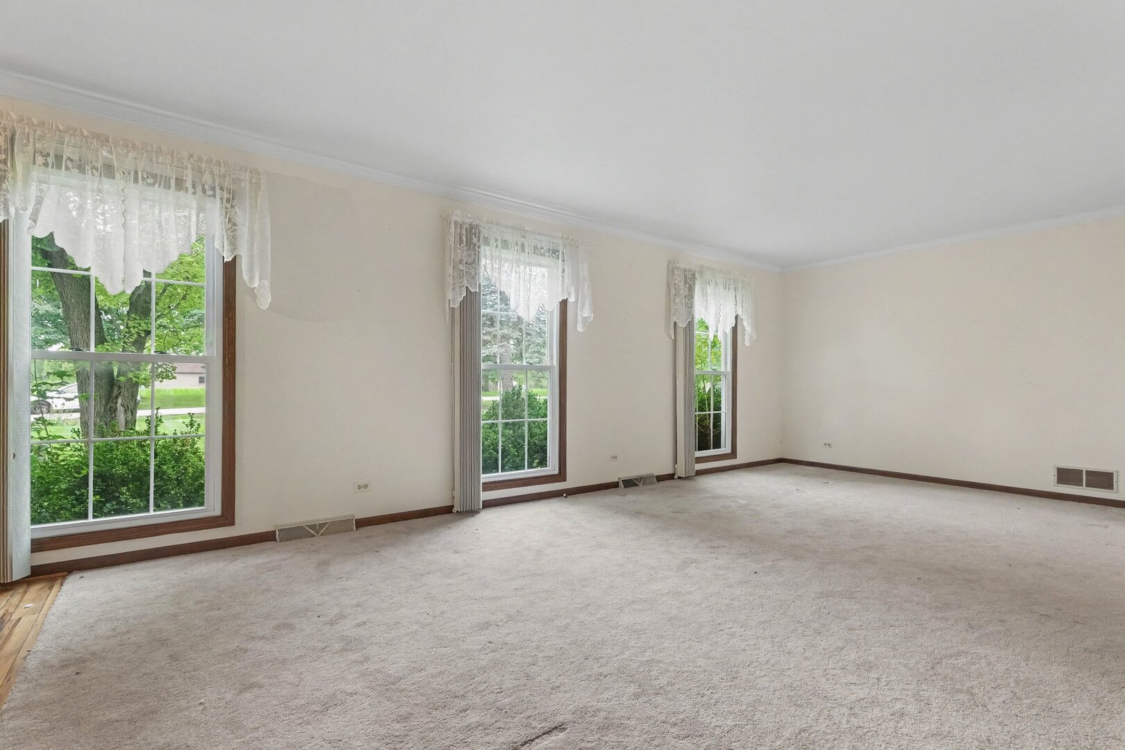 4n649 Petersdorf Road Property Photo 2
