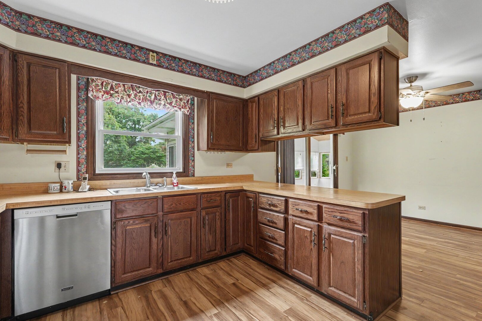 4n649 Petersdorf Road Property Photo 7