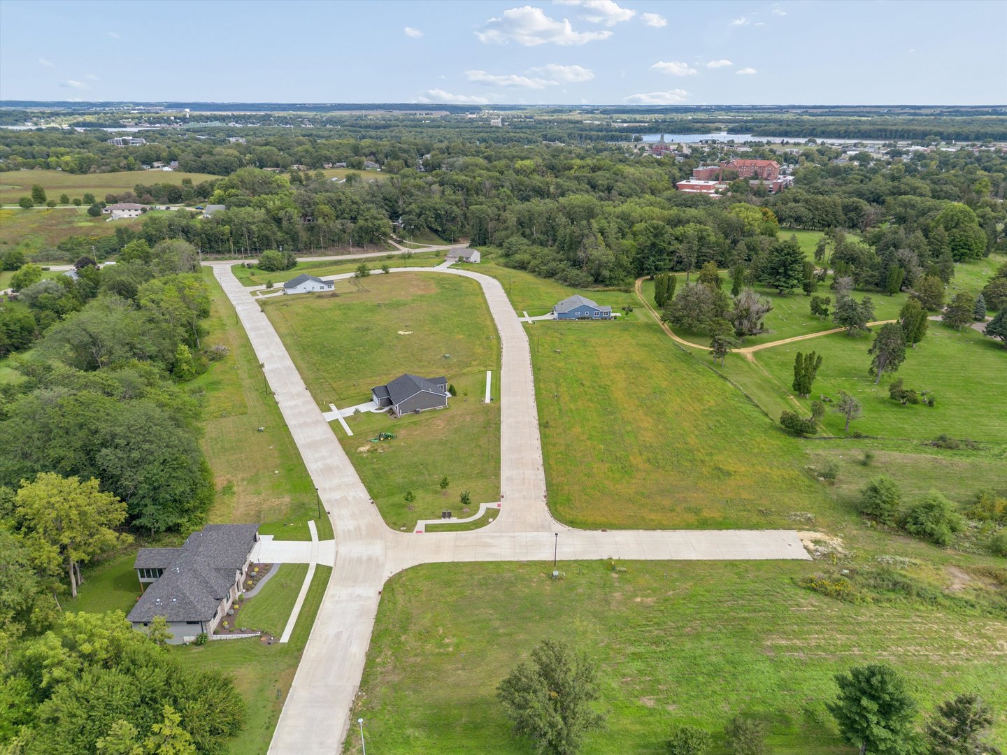 886 Riverstone Court Property Photo 8