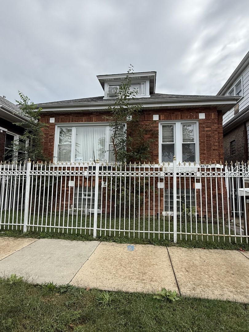 6123 S Washtenaw Avenue Property Photo 1
