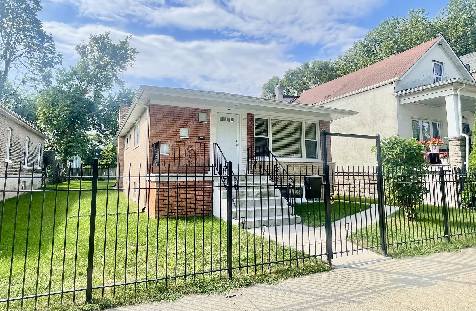 847 W 50th Street Property Photo 1