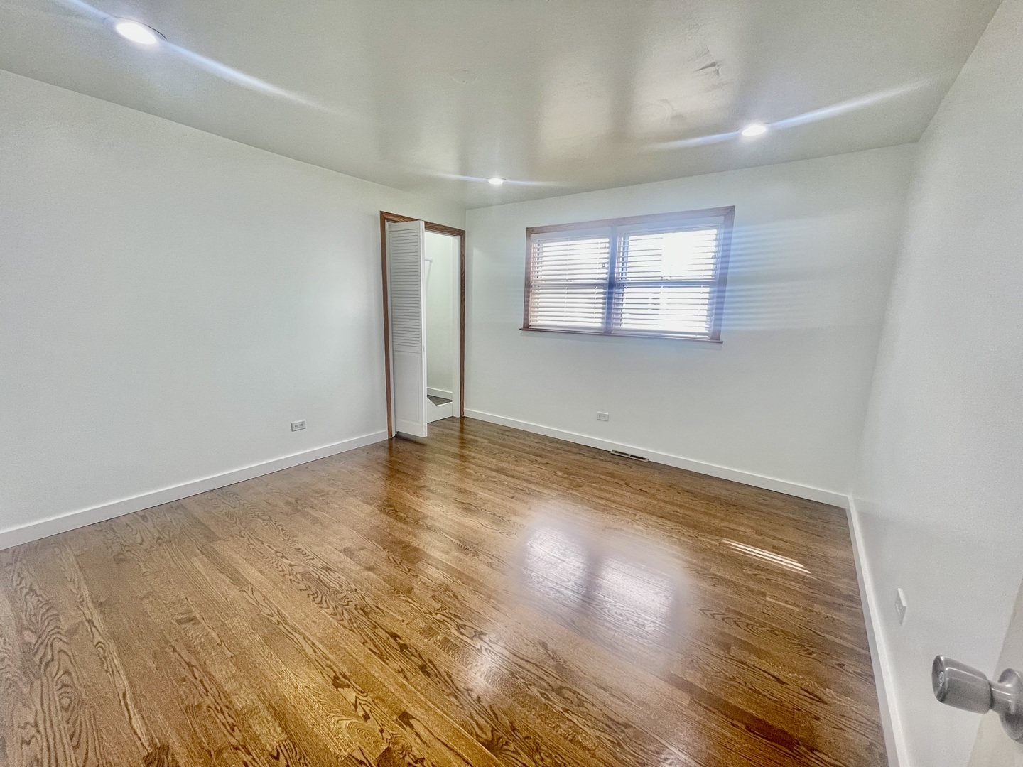847 W 50th Street Property Photo 23