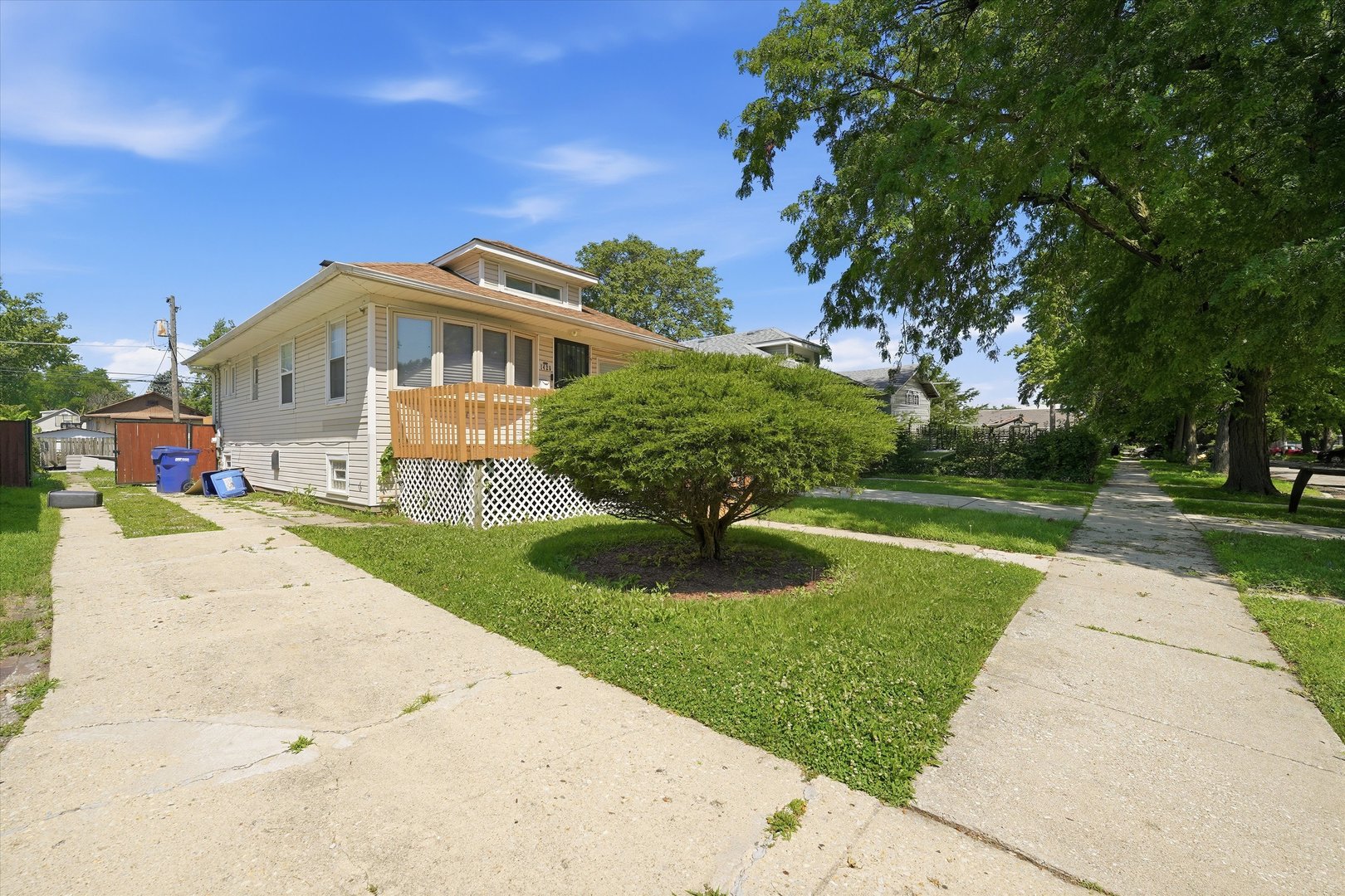 1426 S 18th Avenue Property Photo 3