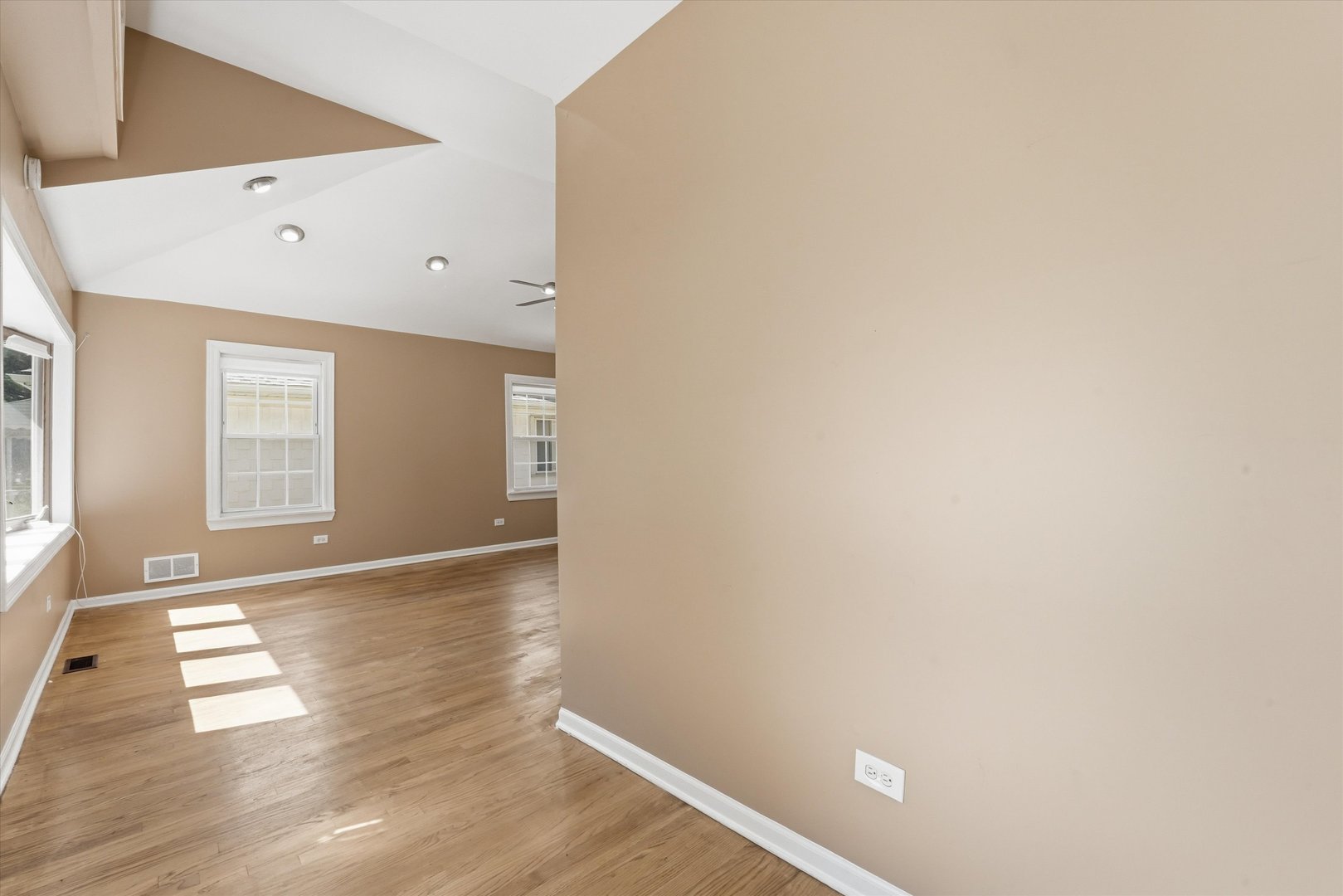 1426 S 18th Avenue Property Photo 6