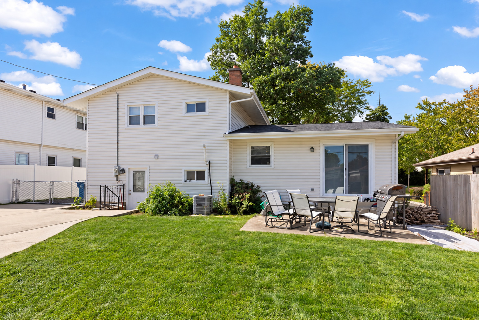 639 N Indiana Street Property Photo 21