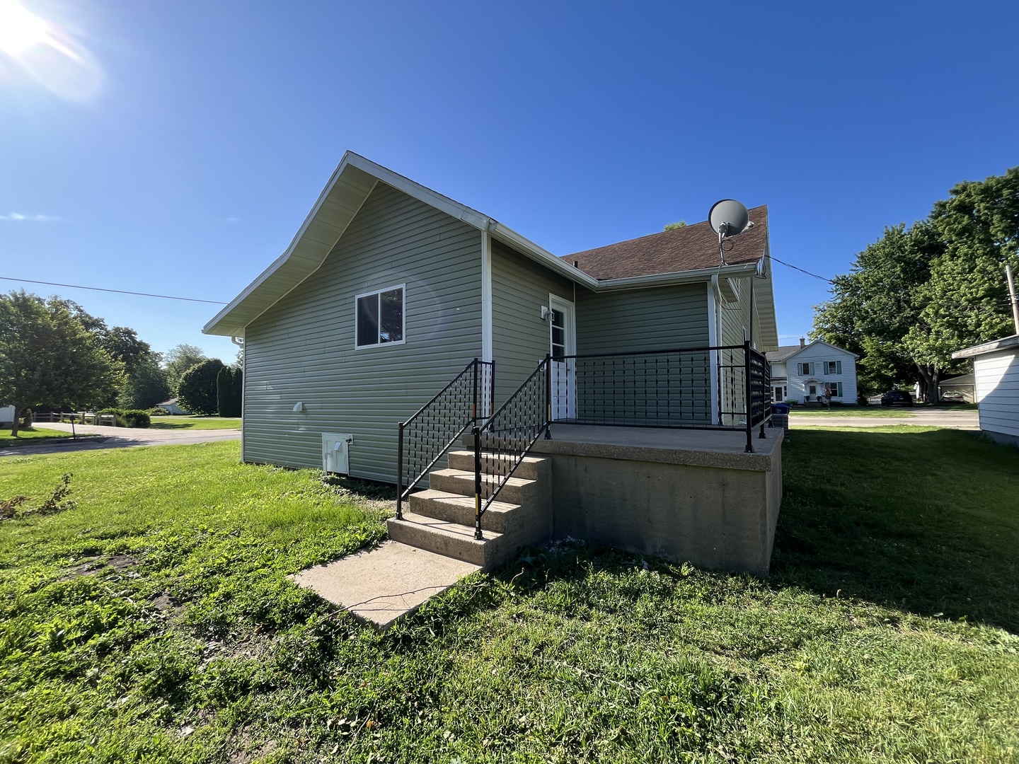 112 E South Street Property Photo 24