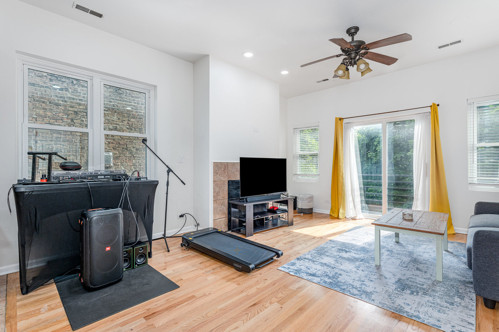 4850 S Champlain Avenue 2n Property Photo 3