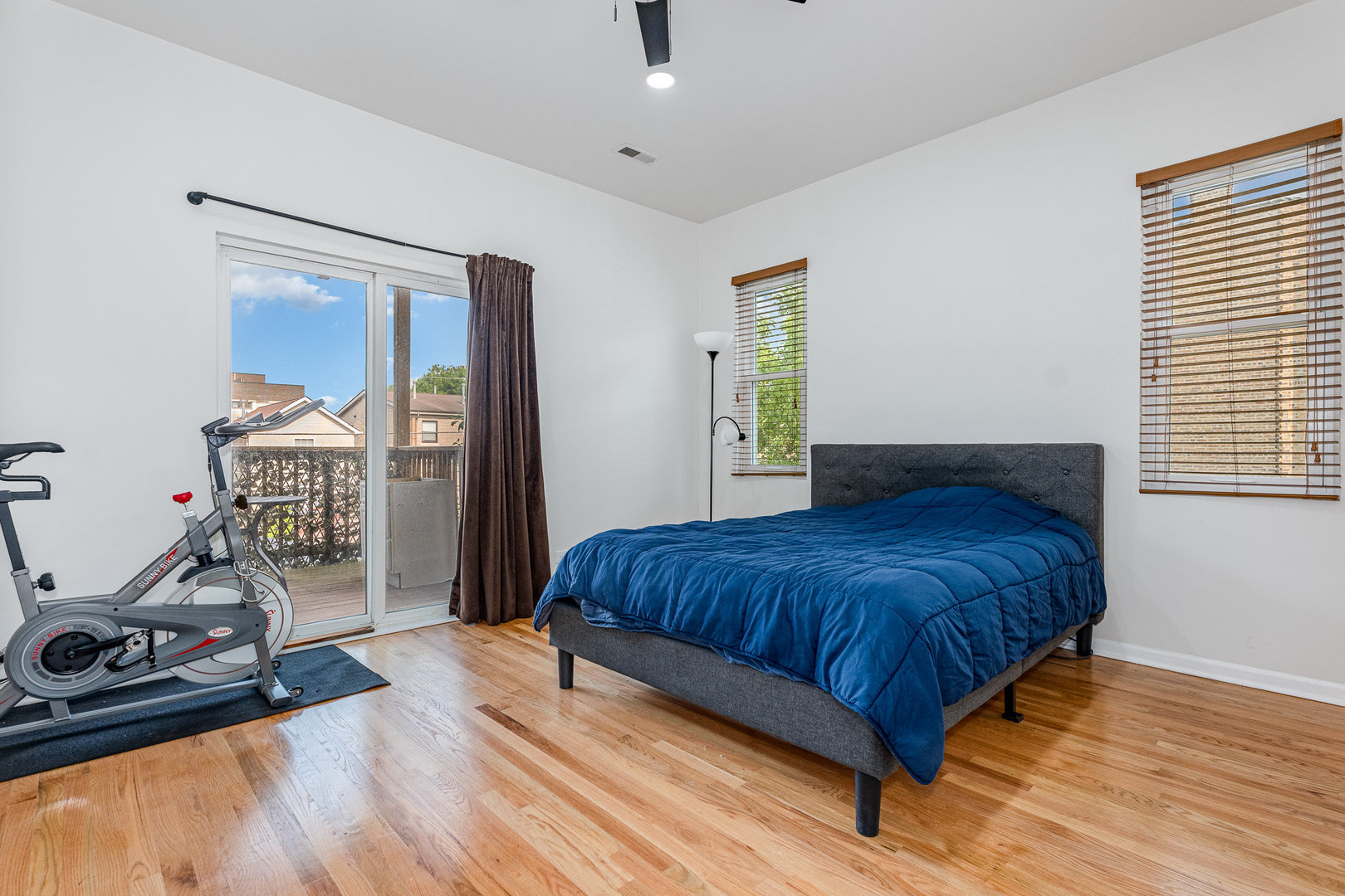 4850 S Champlain Avenue 2n Property Photo 8