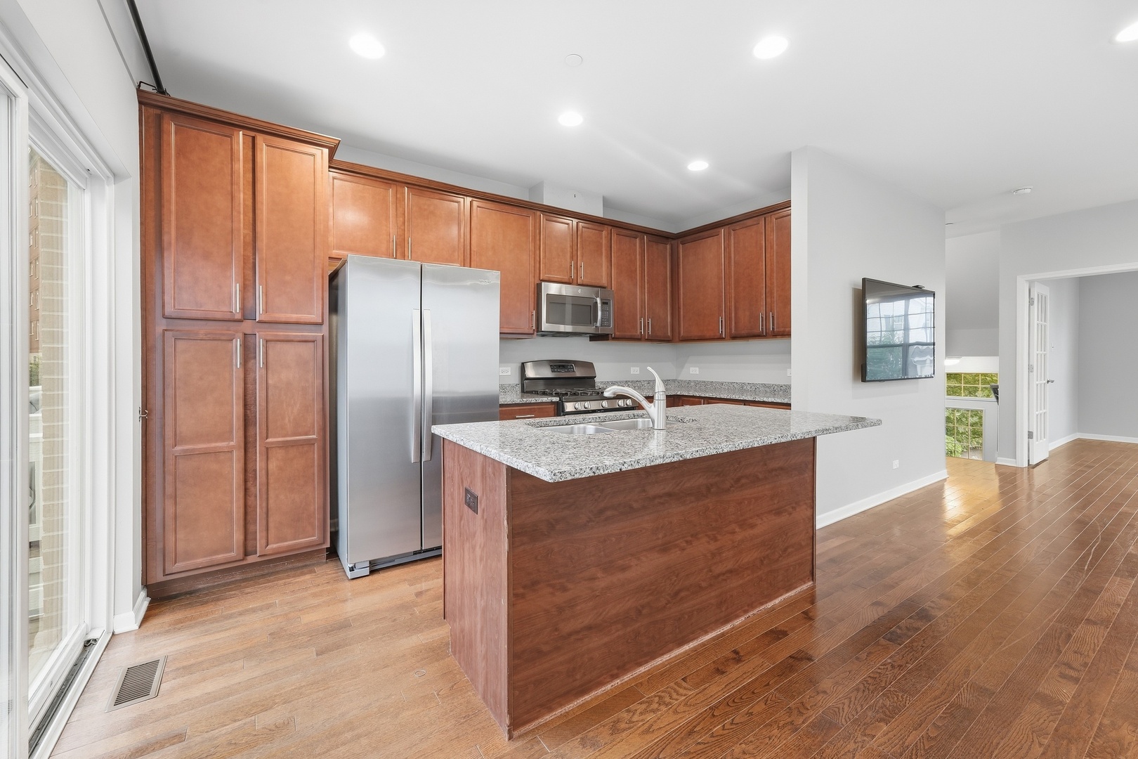 400 Concord Court Property Photo 6