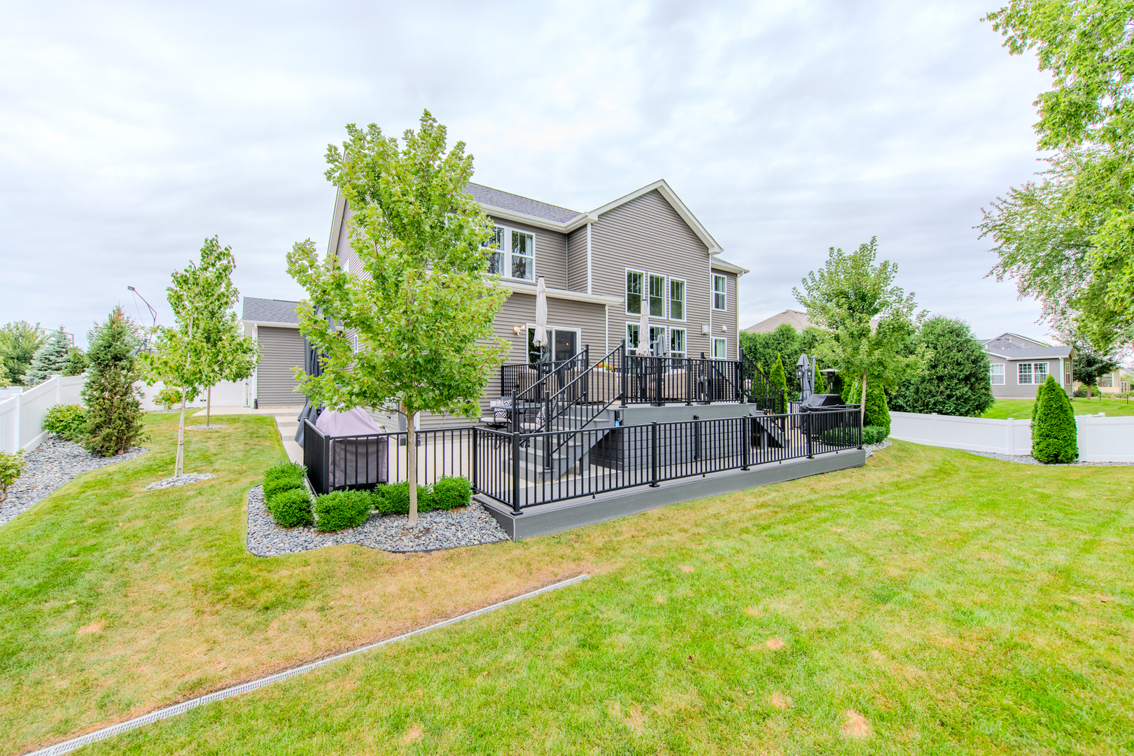 24713 Sleepy Hollow Lane Property Photo 9