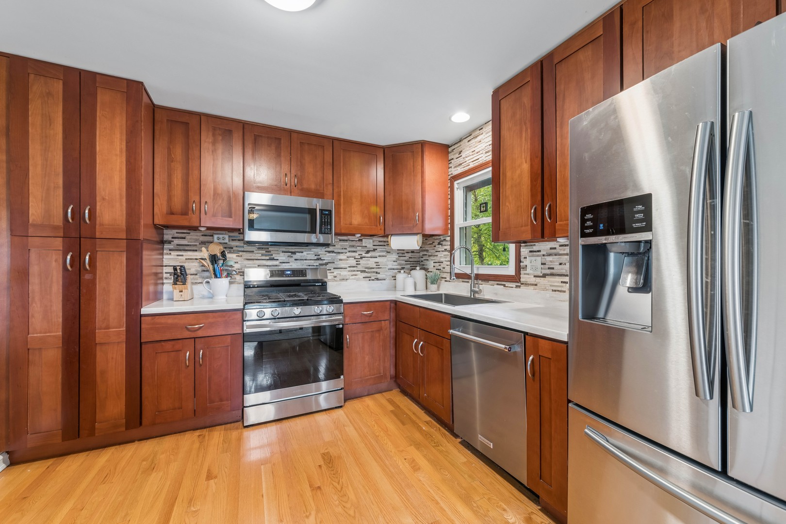1501 E Elm Street Property Photo 4
