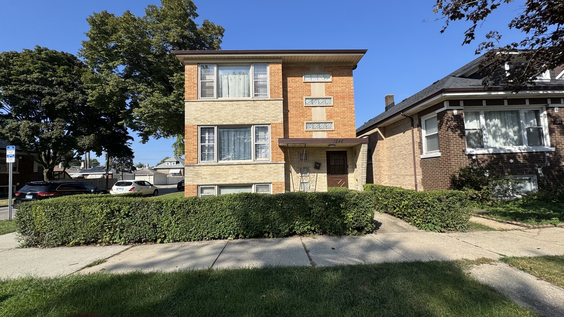 1246 S 61st Avenue Property Photo 1