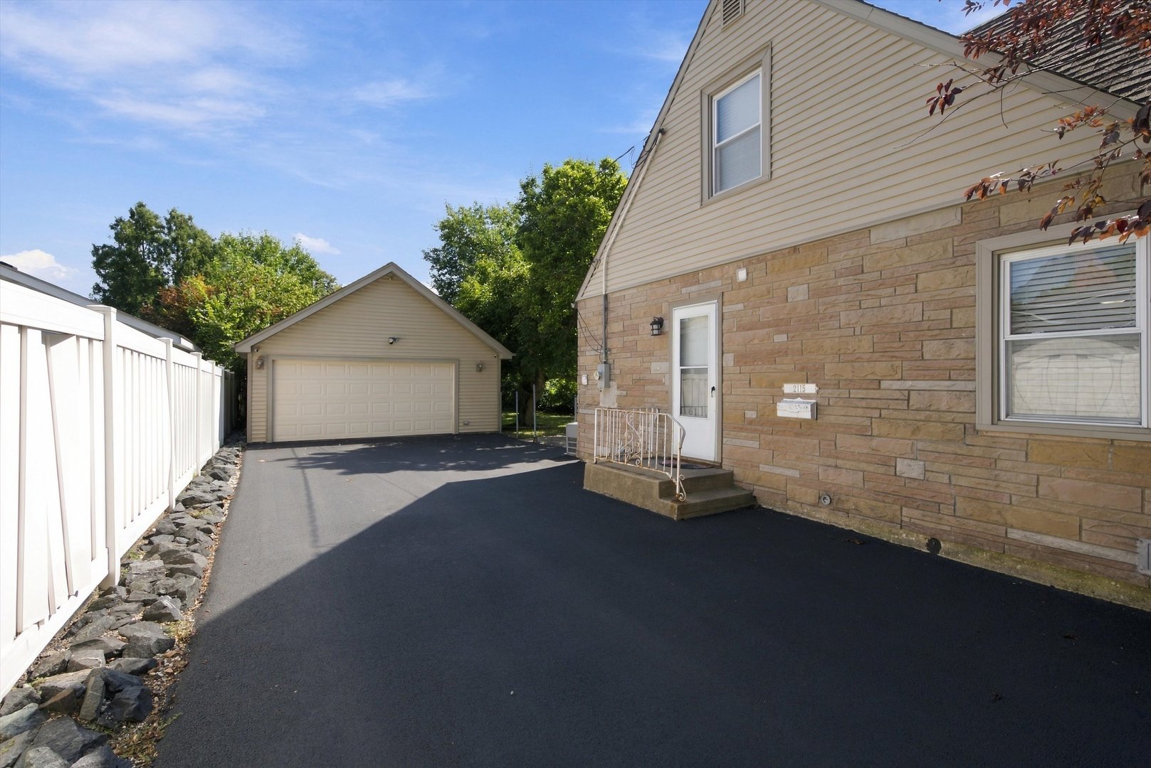 2115 Halsey Drive Property Photo 21