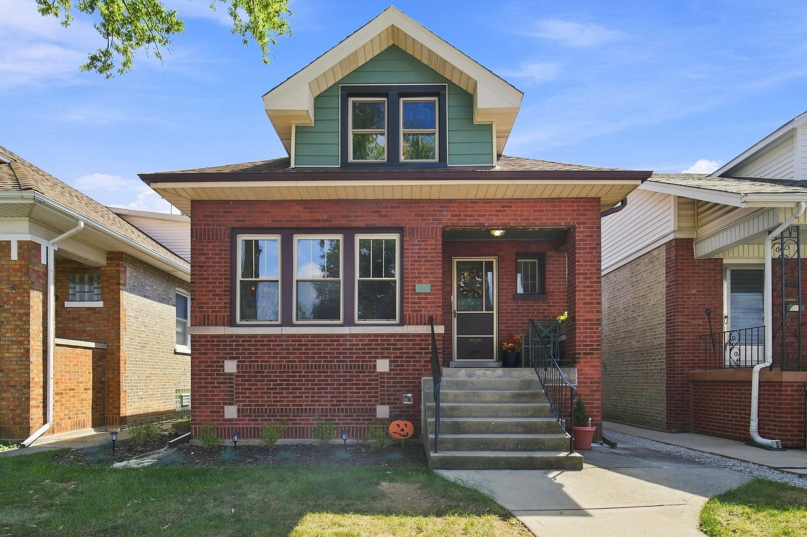 5941 W Waveland Avenue Property Photo 1