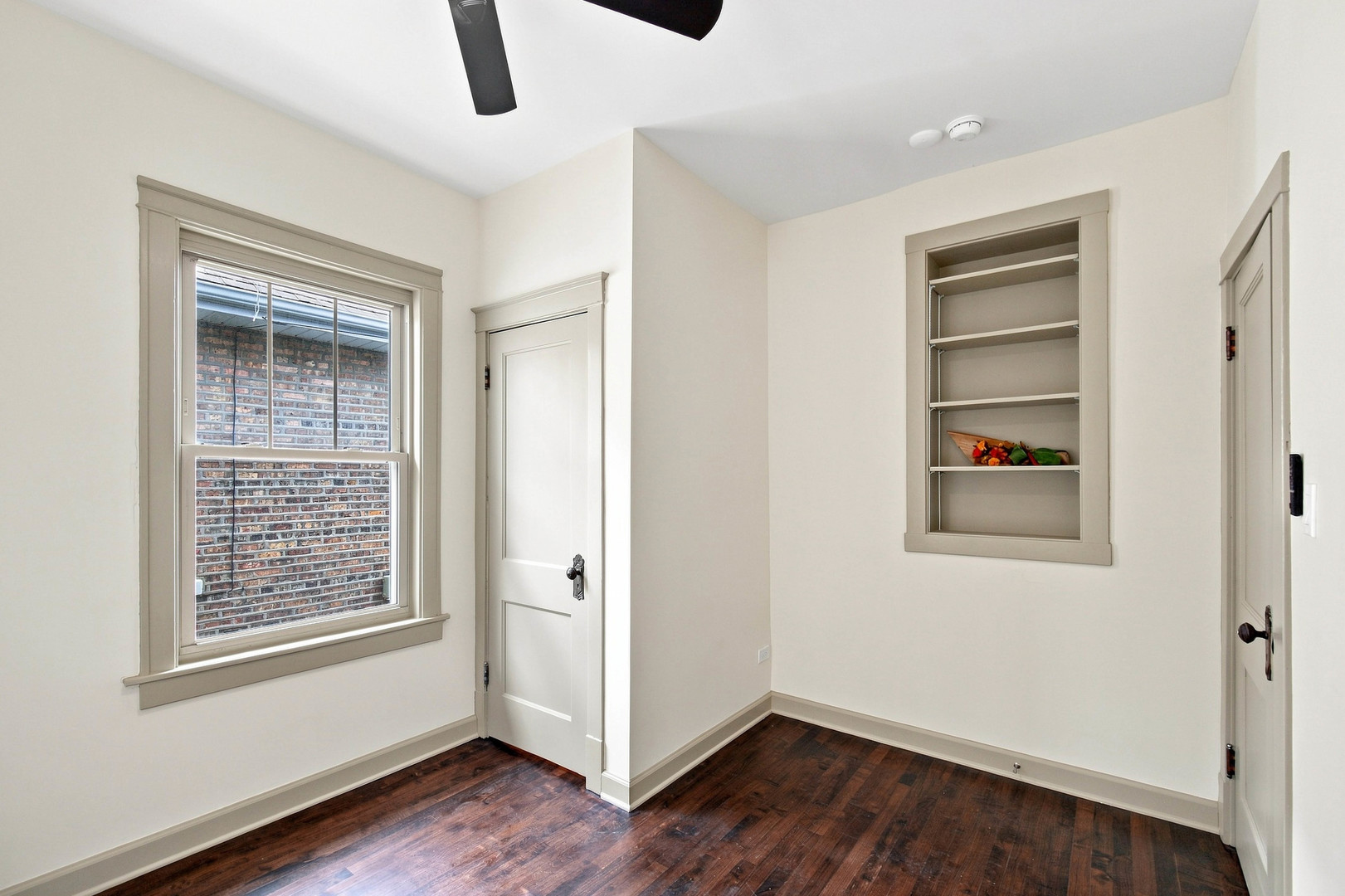 5941 W Waveland Avenue Property Photo 12