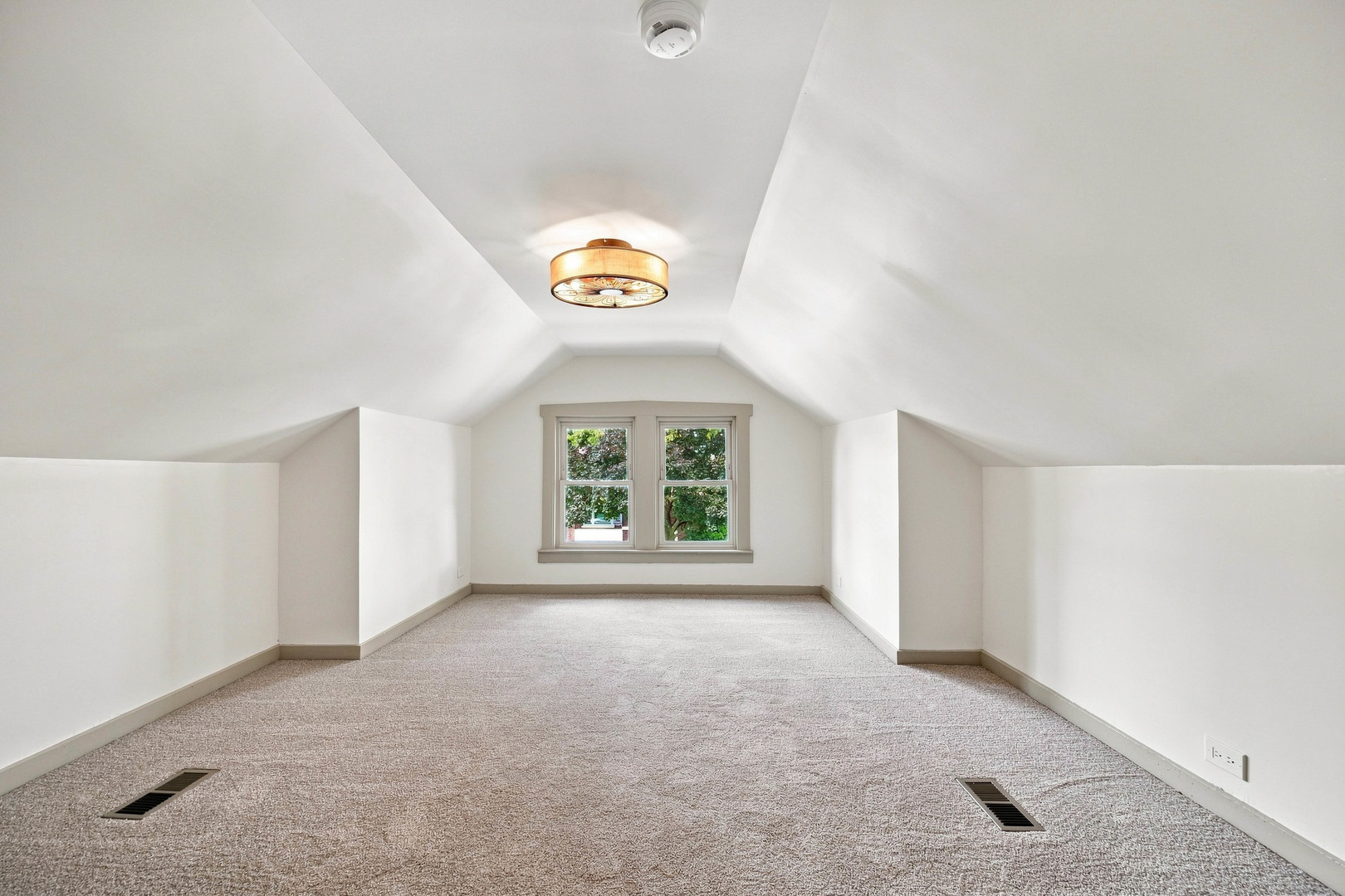 5941 W Waveland Avenue Property Photo 15