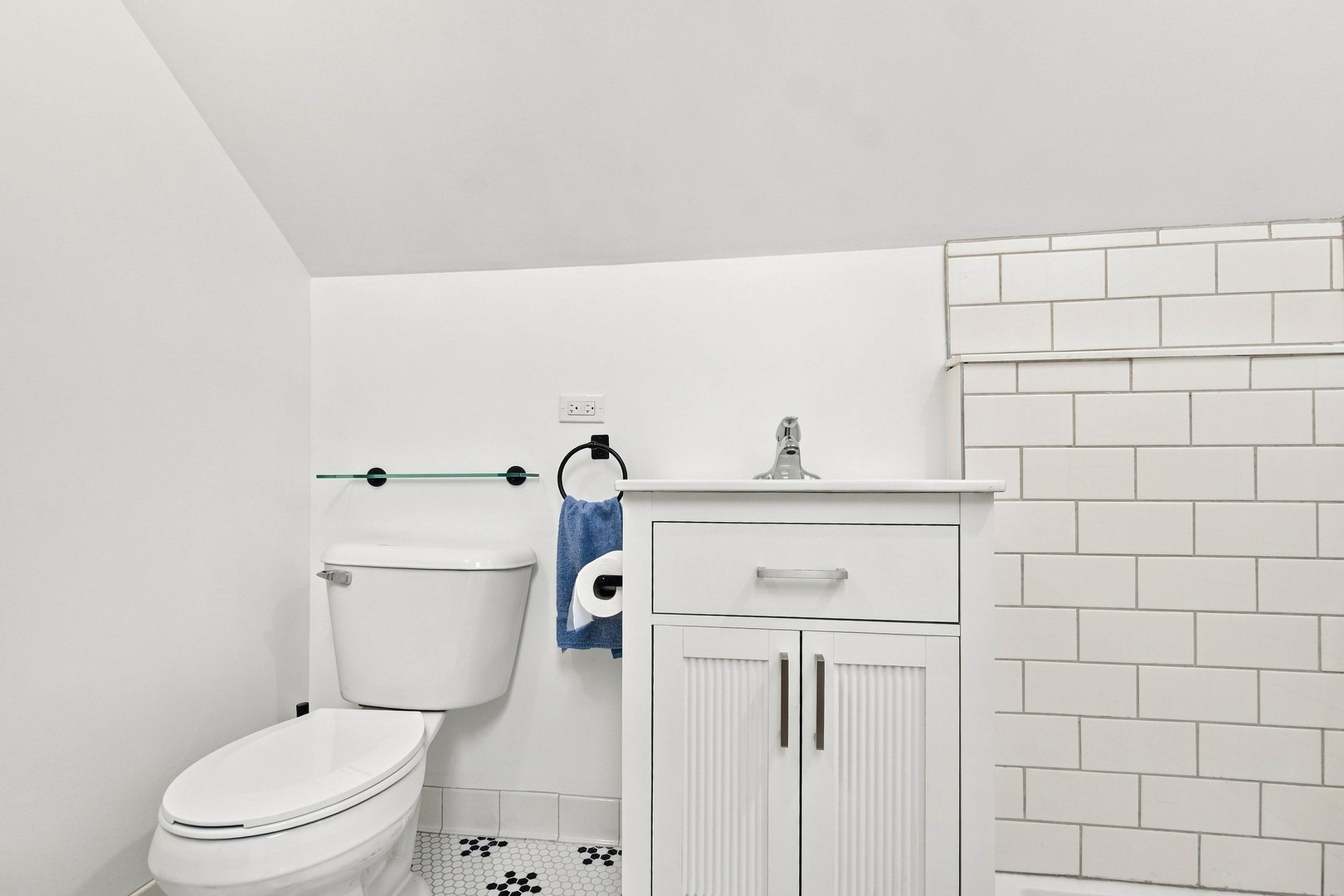 5941 W Waveland Avenue Property Photo 16