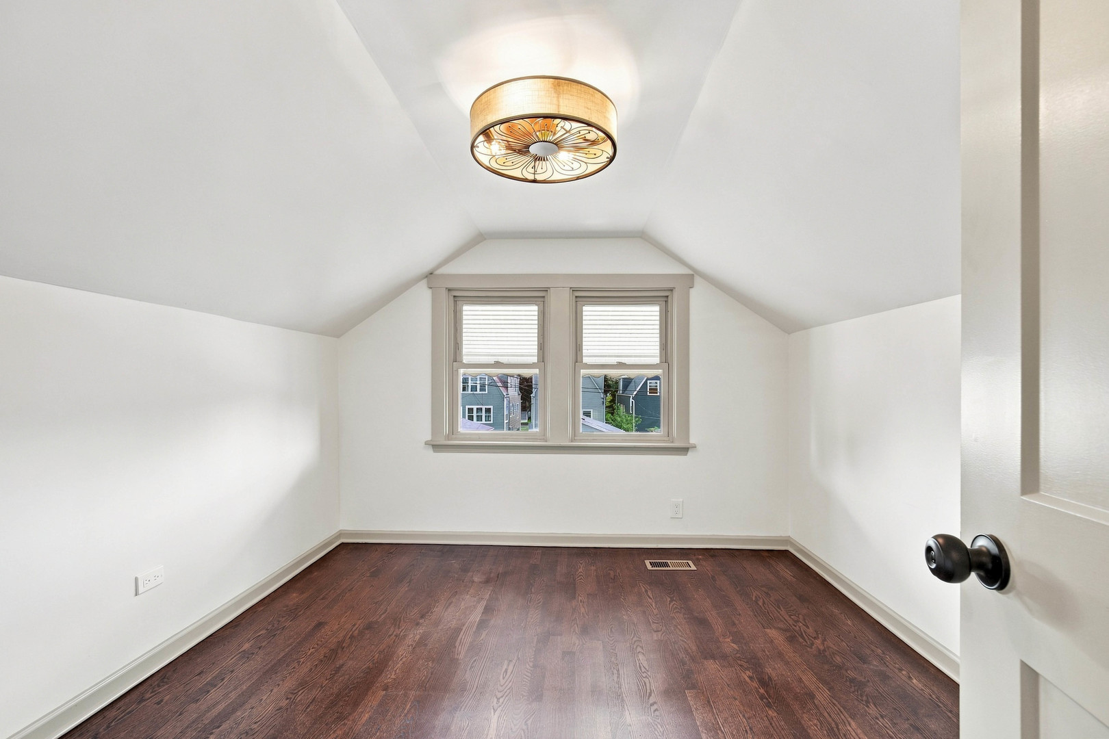 5941 W Waveland Avenue Property Photo 17