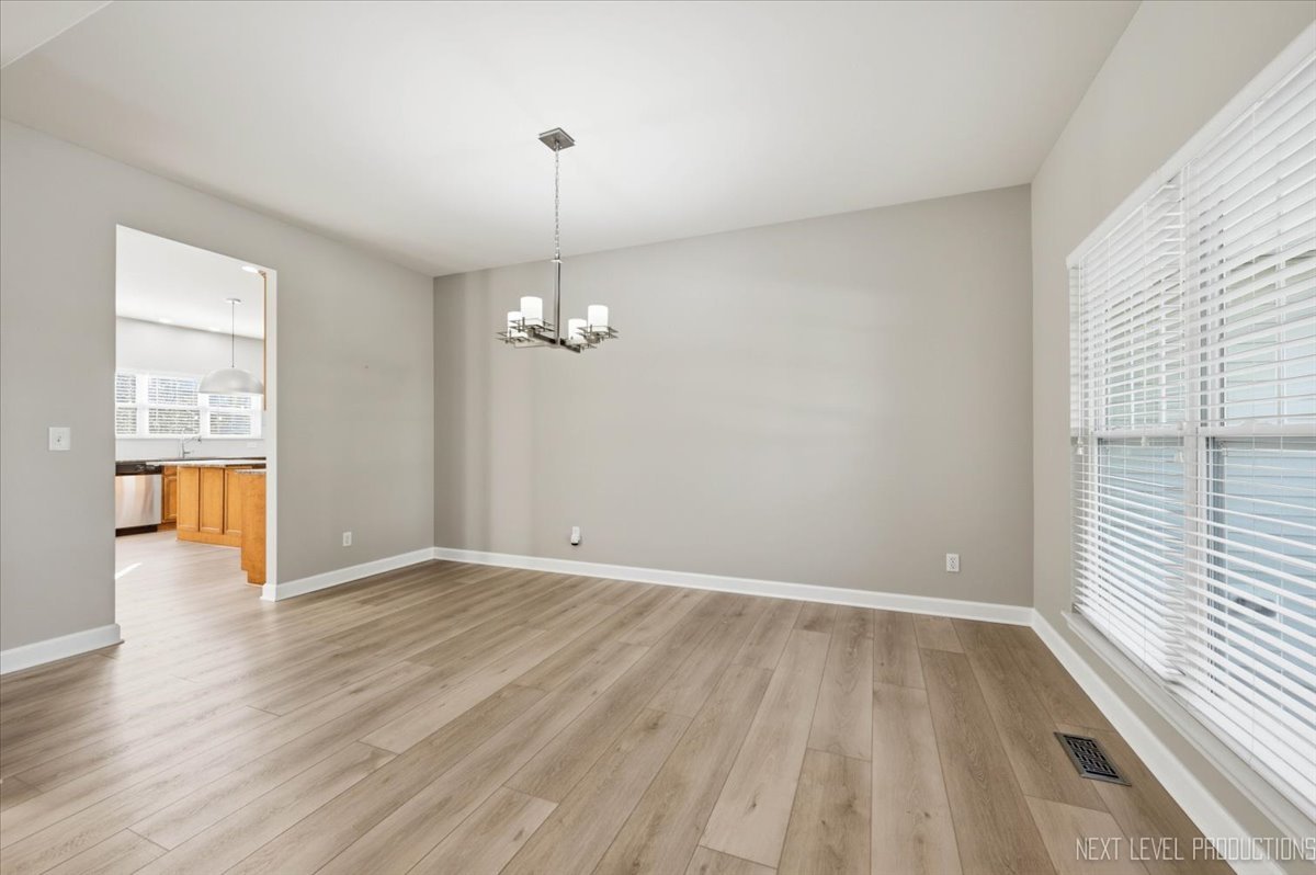 0n649 Bowdish Drive Property Photo 6
