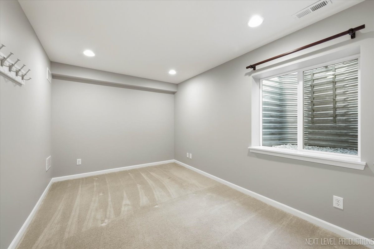 0n649 Bowdish Drive Property Photo 25