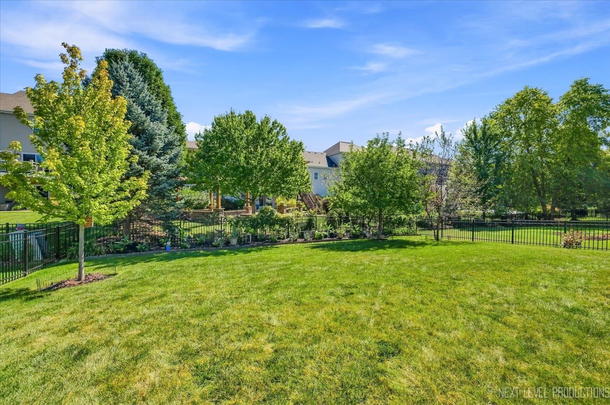 0n649 Bowdish Drive Property Photo 33