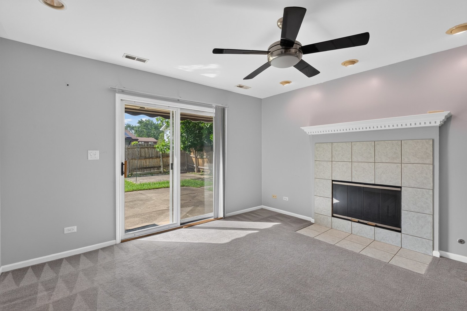 1025 Mayfield Lane Property Photo 9