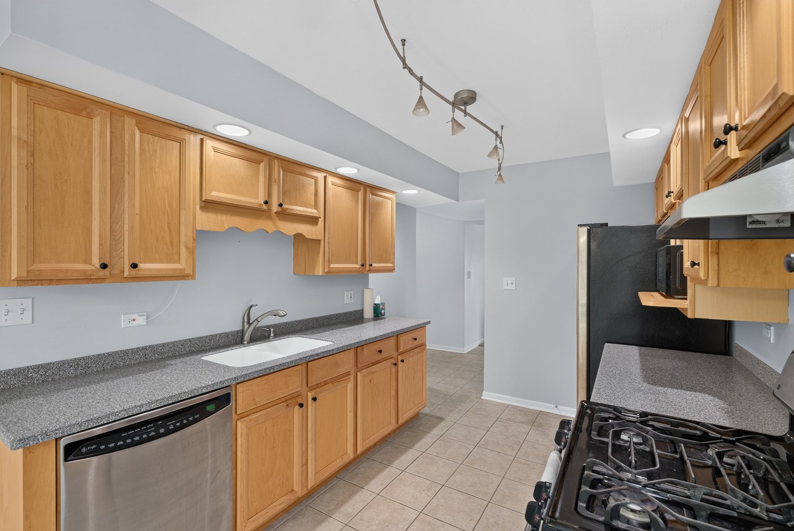1025 Mayfield Lane Property Photo 13