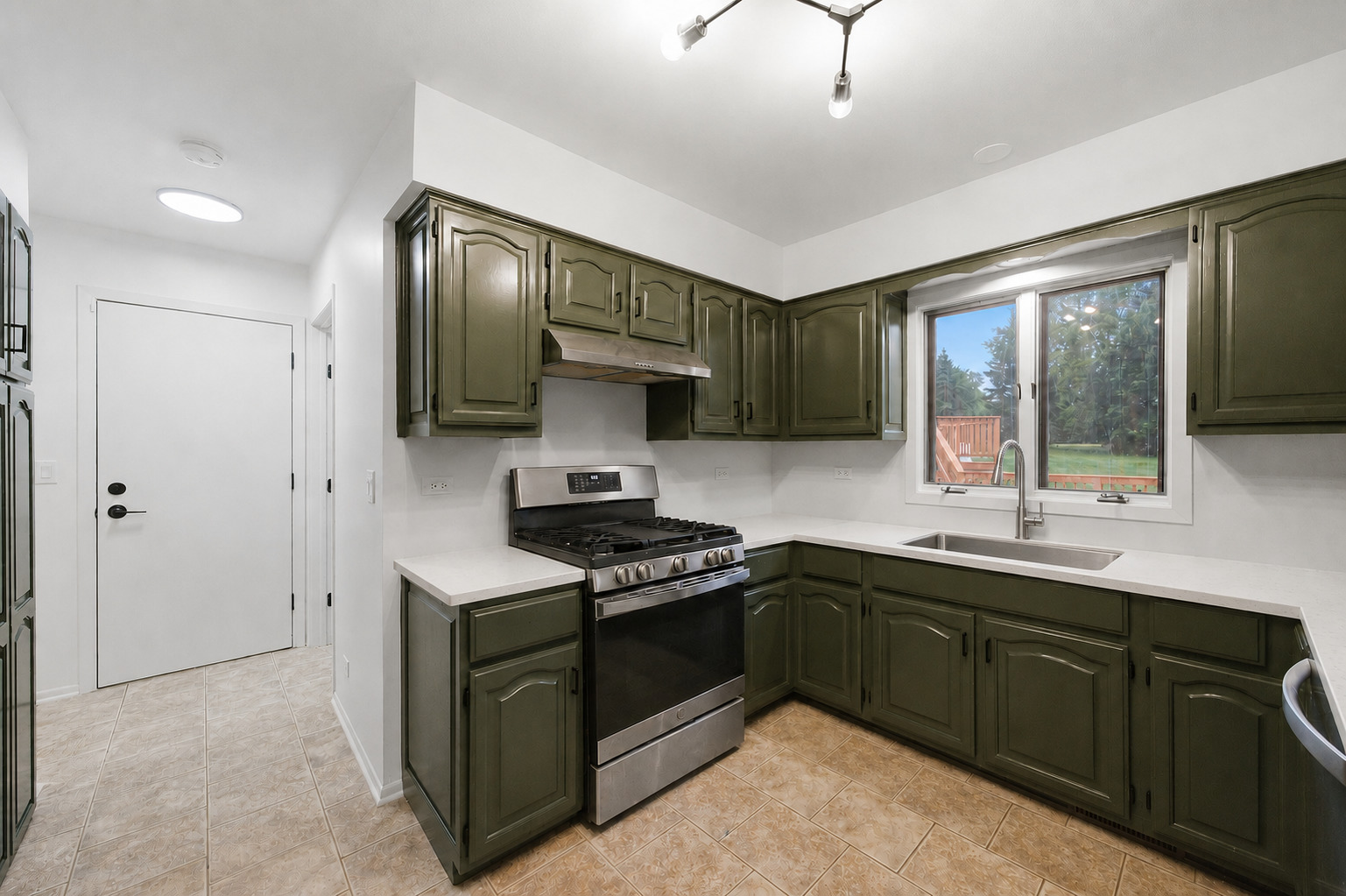 518 Meadow Court Property Photo 6