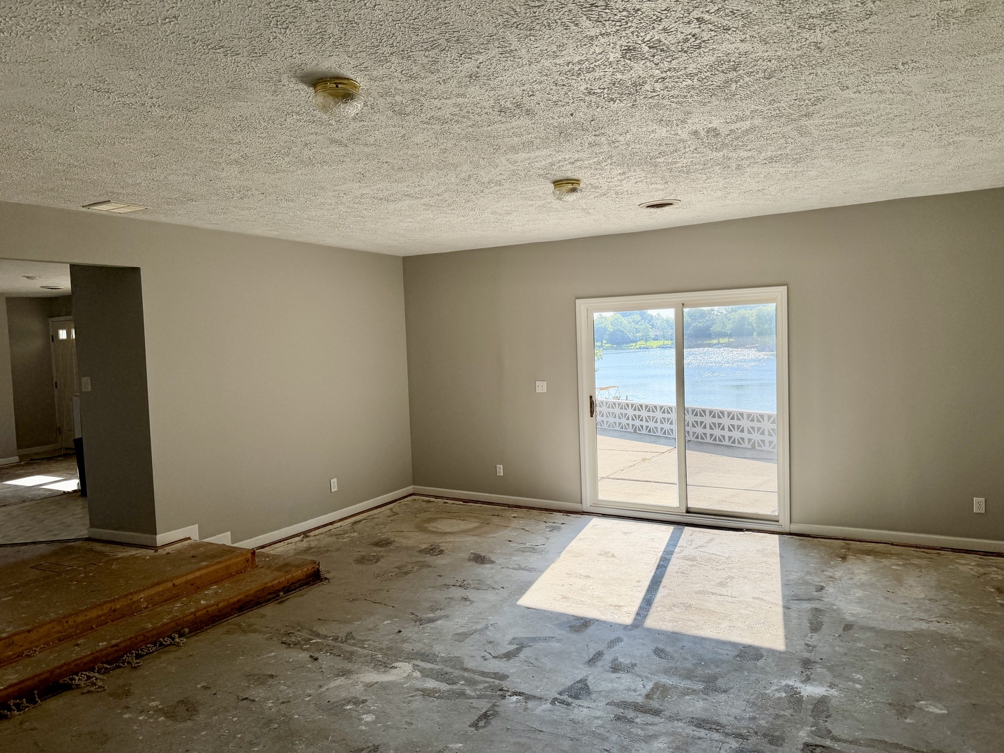 1100 Sunset Drive Property Photo 2