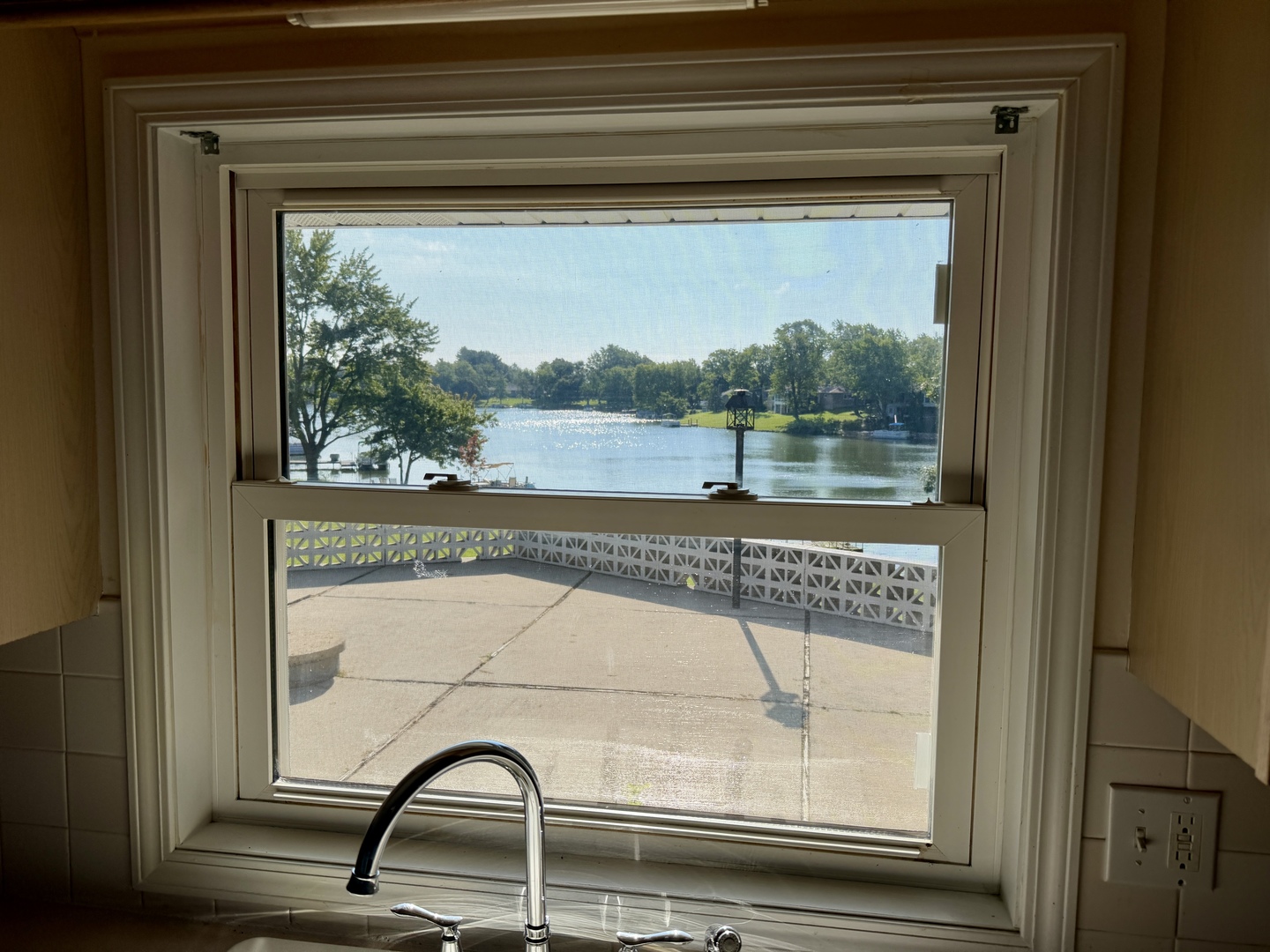 1100 Sunset Drive Property Photo 3