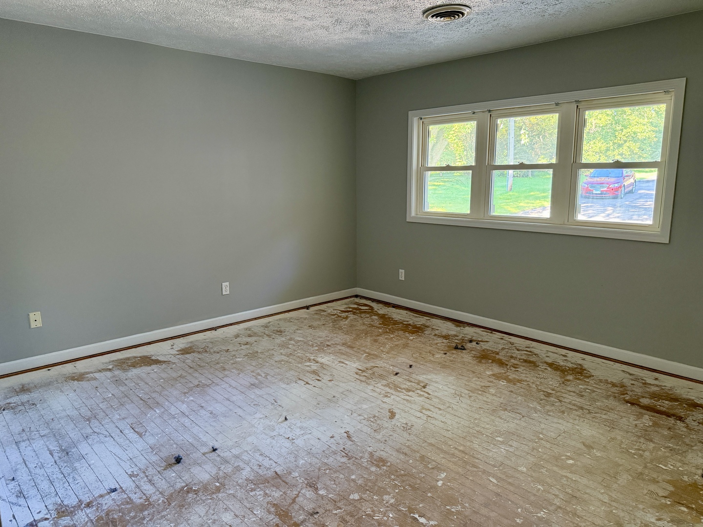 1100 Sunset Drive Property Photo 10
