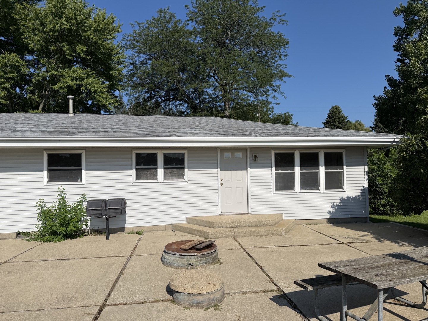 1100 Sunset Drive Property Photo 12