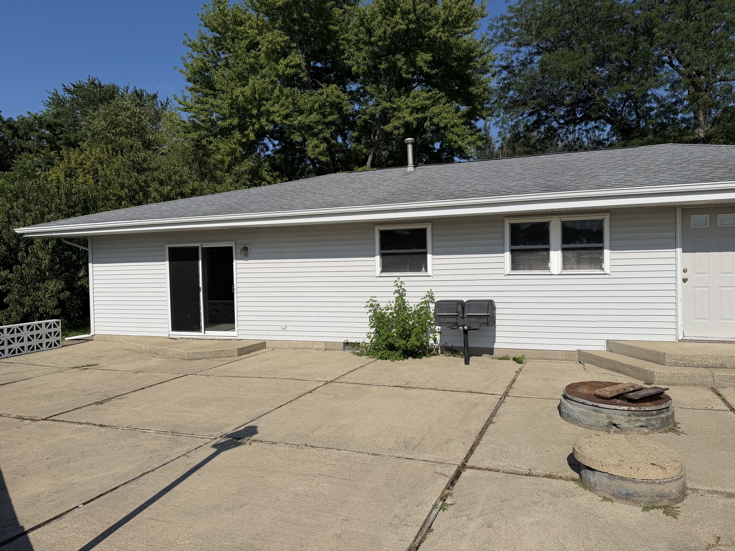 1100 Sunset Drive Property Photo 13