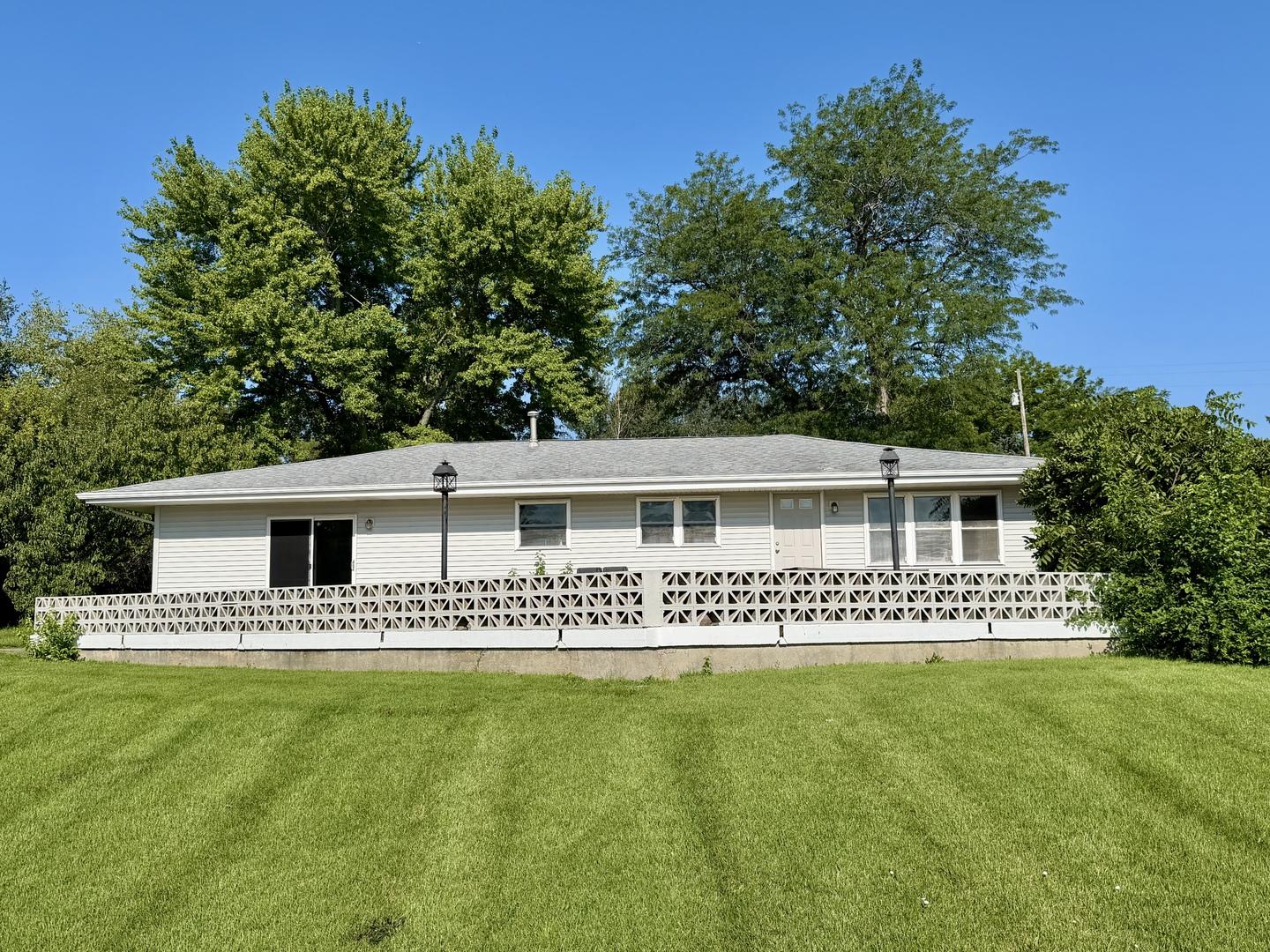1100 Sunset Drive Property Photo 15