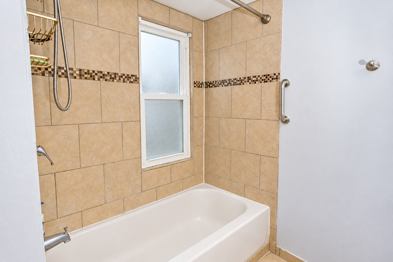 3906 W Montrose Avenue Property Photo 25