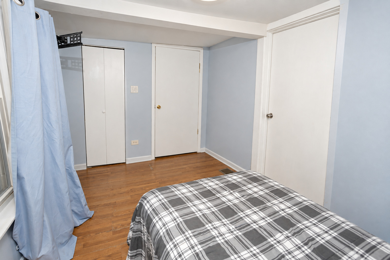 3906 W Montrose Avenue Property Photo 35