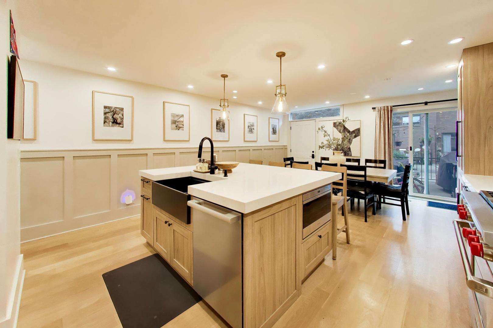 3700 N Lake Shore Drive 104 Property Photo 10