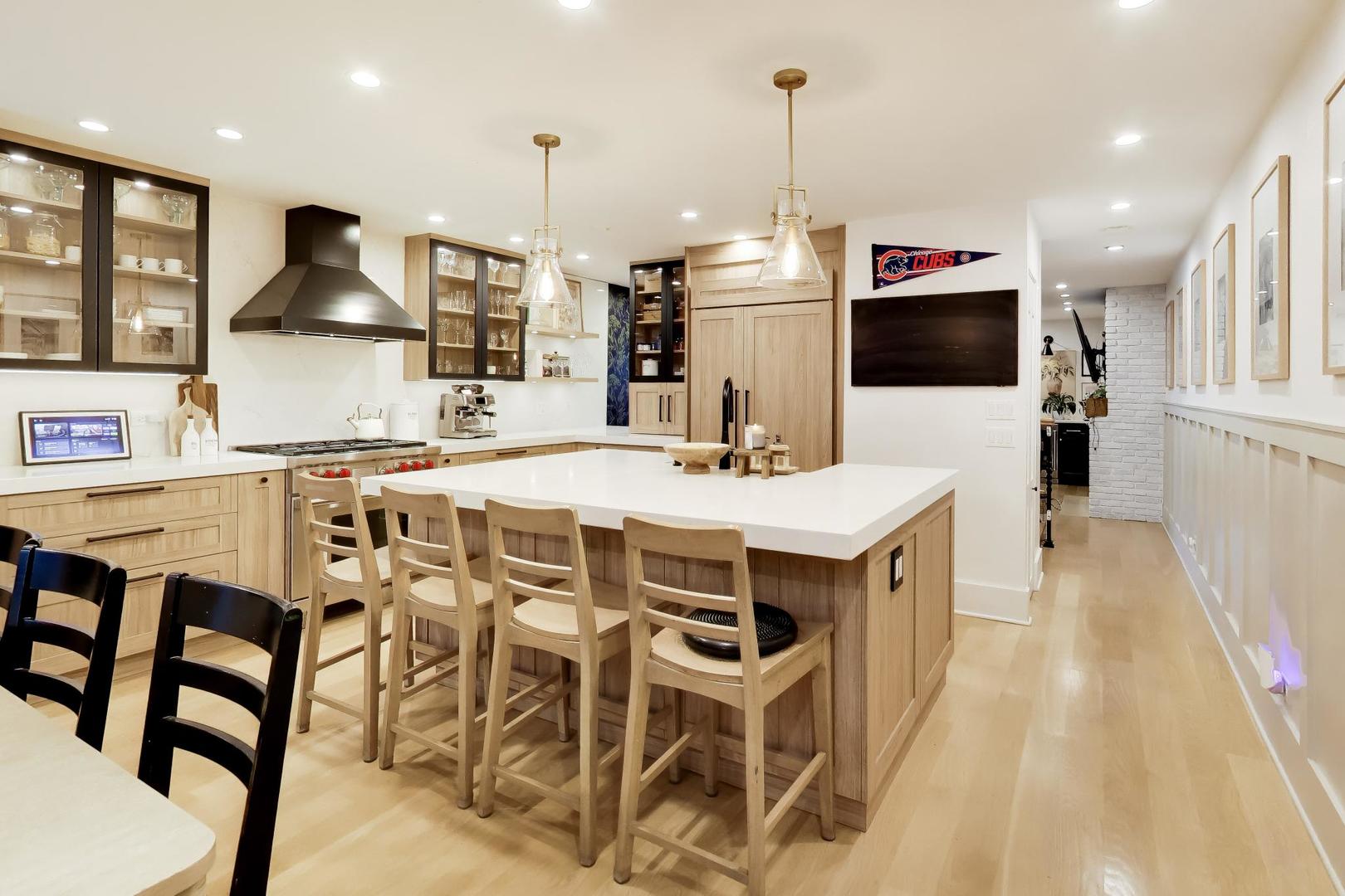3700 N Lake Shore Drive 104 Property Photo 11