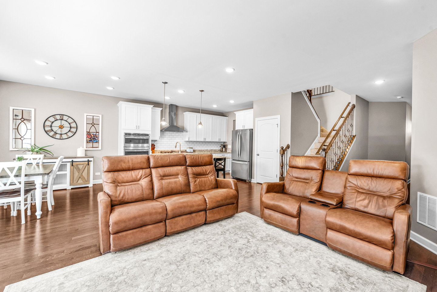 638 Riverbank Drive Property Photo 10