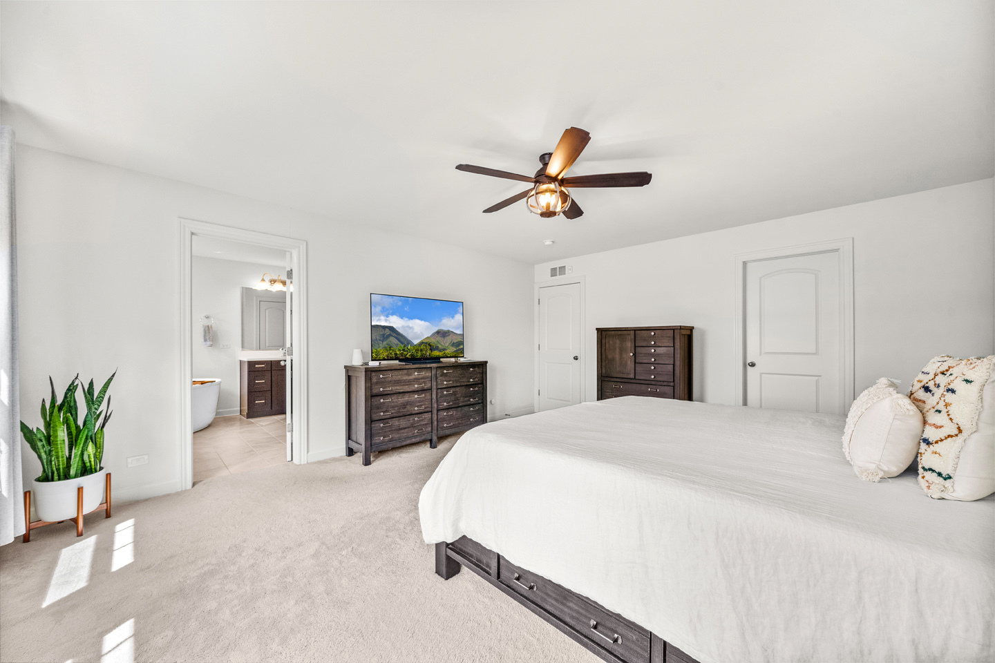 638 Riverbank Drive Property Photo 16