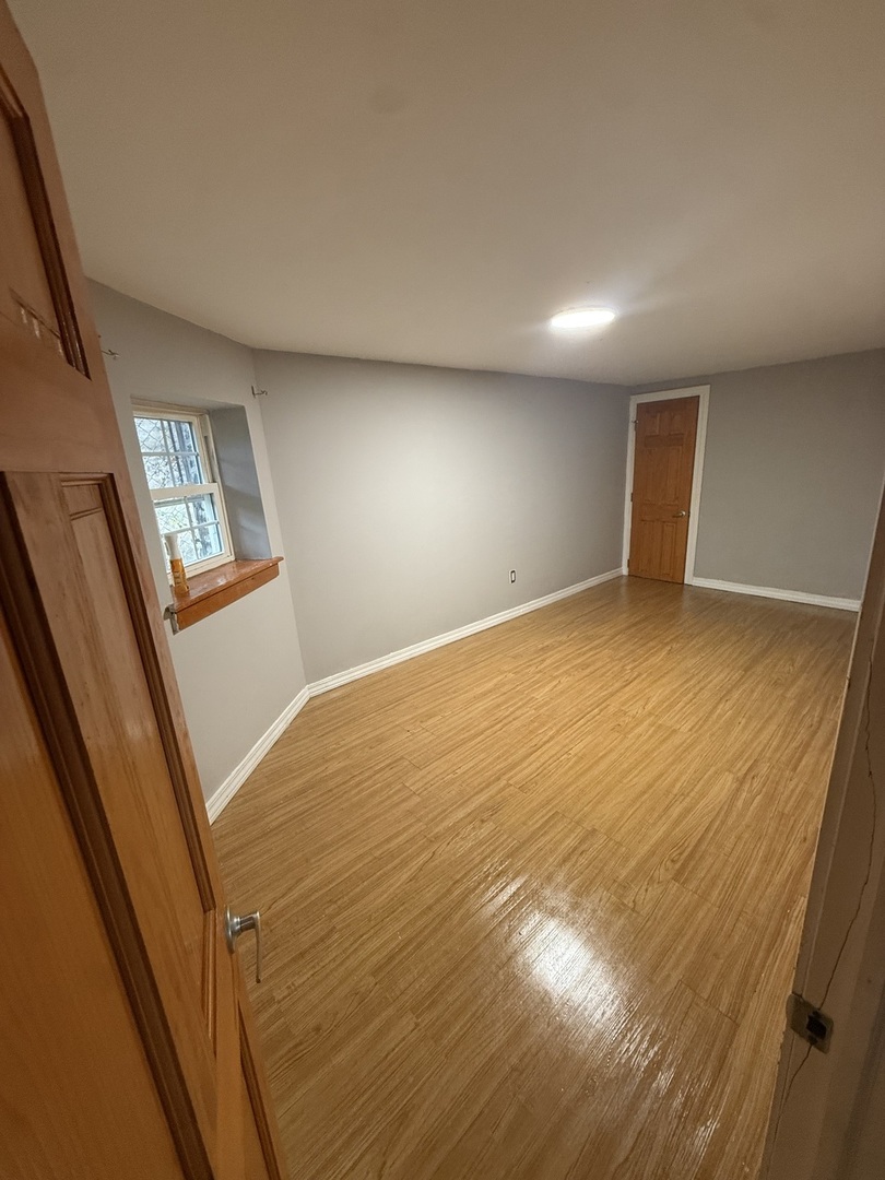 844 N Harding Avenue Basement Property Photo 3