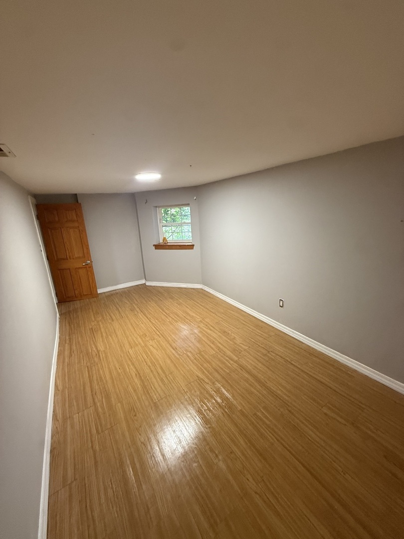 844 N Harding Avenue Basement Property Photo 4