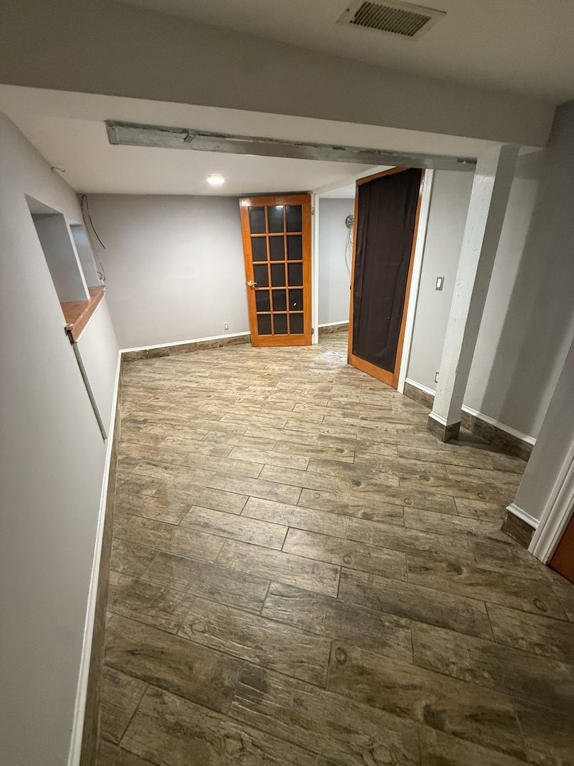 844 N Harding Avenue Basement Property Photo 7