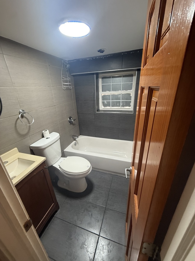 844 N Harding Avenue Basement Property Photo 10