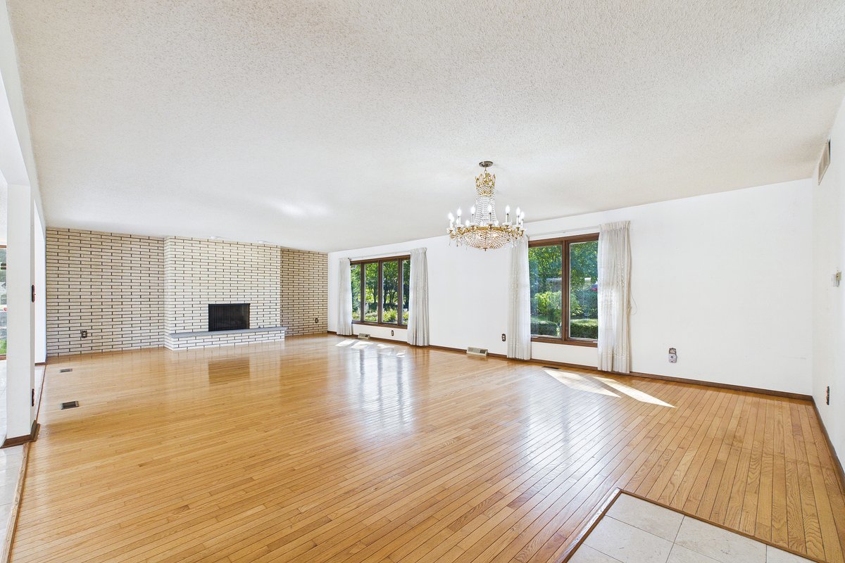 201 Oak Lane Property Photo 4