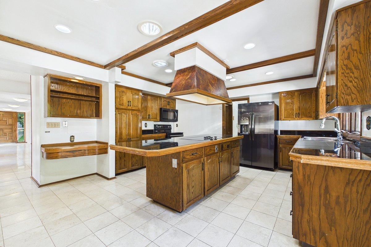 201 Oak Lane Property Photo 8